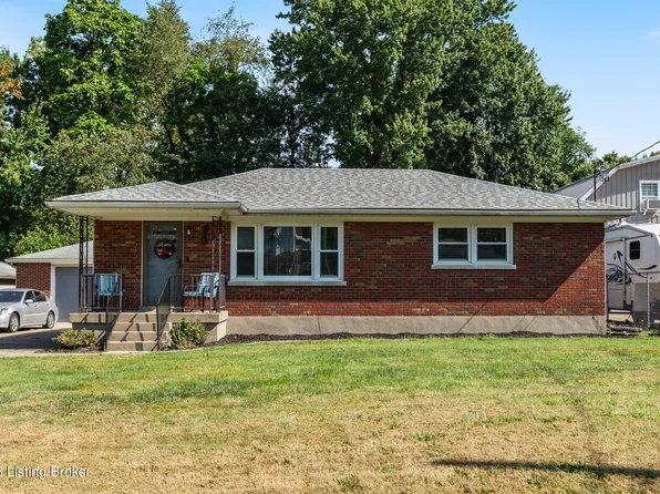 313 Chieftain Dr, Fairdale, KY 40118