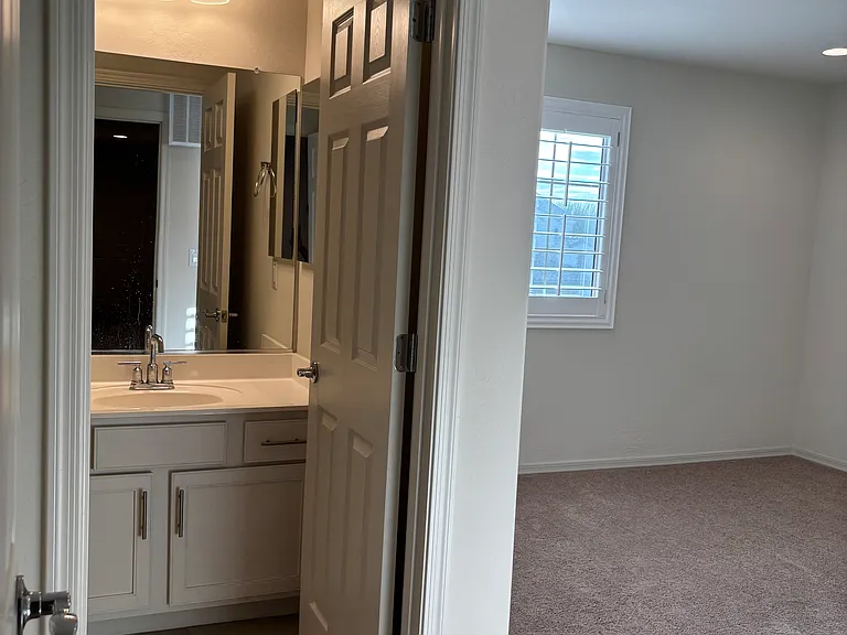 5705 N 88th Ln — Photo 17