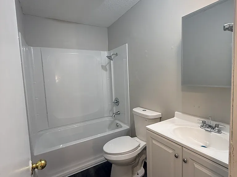 2614 McLelland St #3 — Photo 13