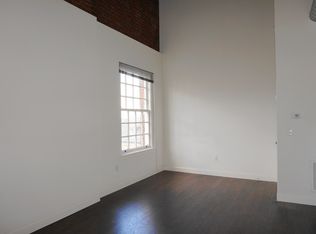 344 N Charles St APT 302, Baltimore, MD 21201