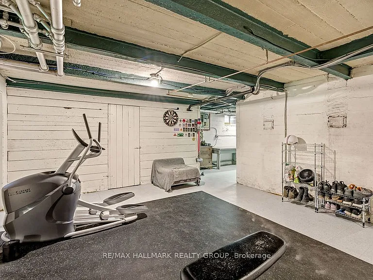 379 Hamilton Ave S — Photo 37
