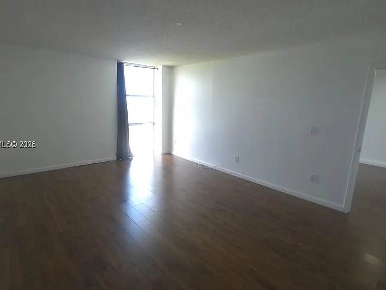2350 NE 135th St #1402 — Photo 17