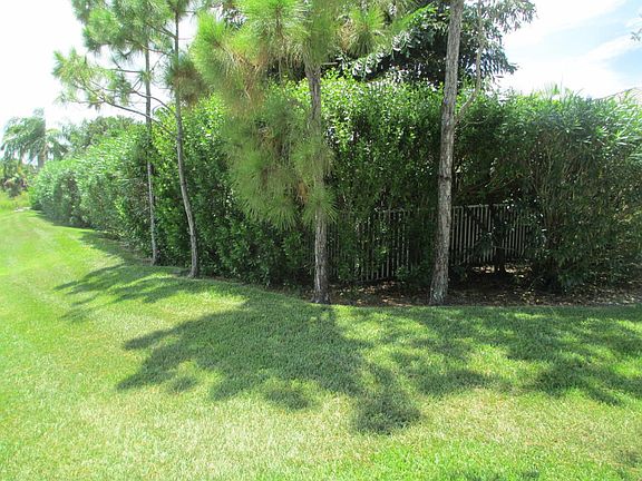 4th image of 10931 SW Fall Creek Dr