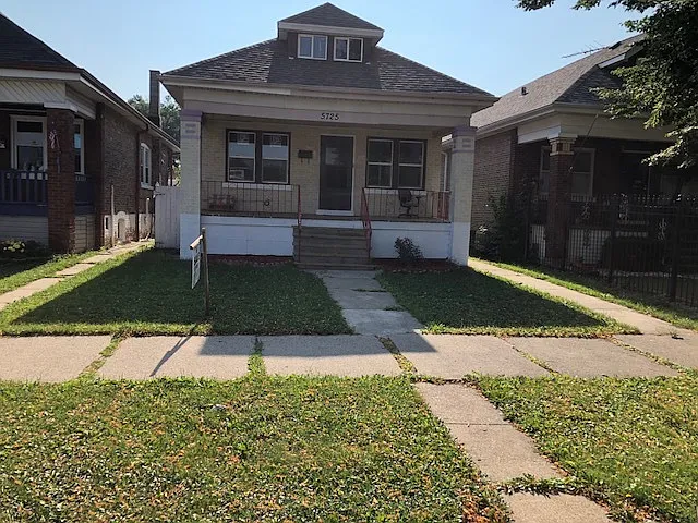 5725 S Homan Ave photo 1