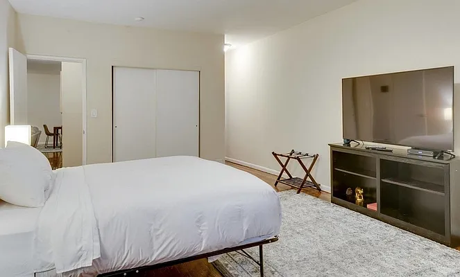 Rented by Douglas Elliman | media 31