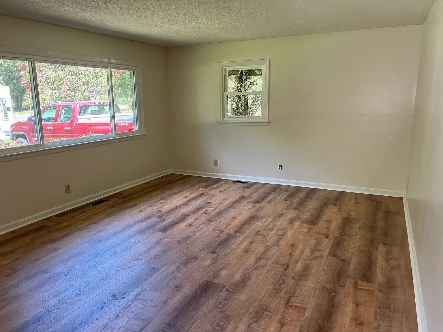 3 bed, 1.5 bath, 1262 sqft, $1,750 — Photo 4