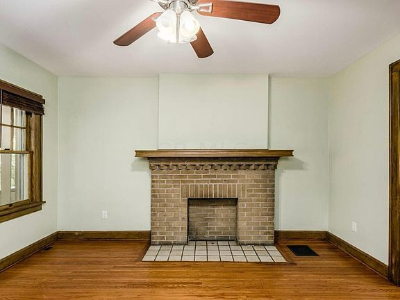 3rd image of 156 Clinton Heights Ave