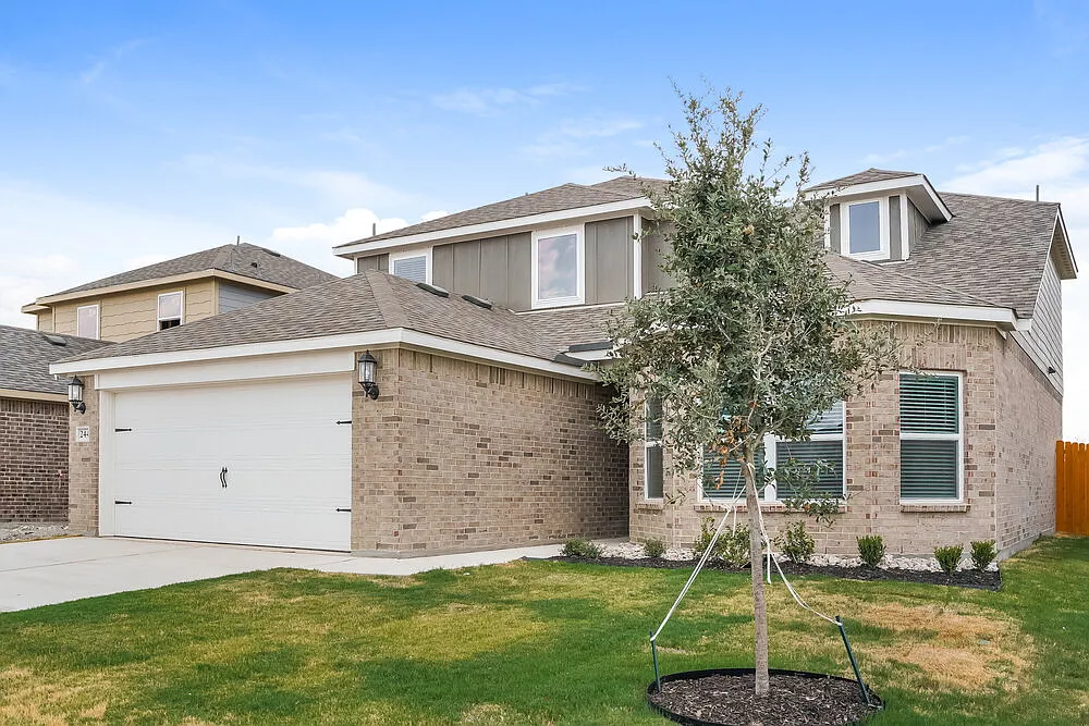 4 bed, 2.5 bath, 2235 sqft, $2,580 — Photo 4