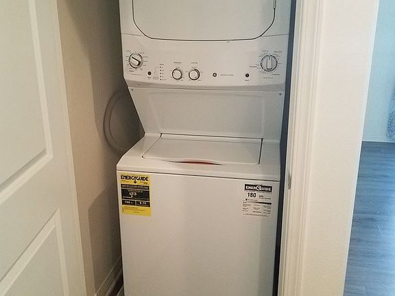4th image of 502 Finch Ln