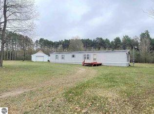 20223 Grace Ln, Interlochen, MI 49643