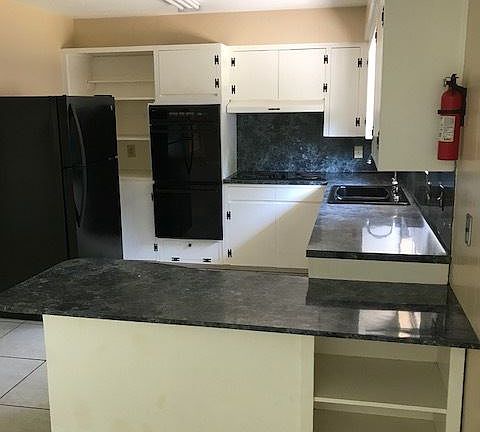 4th image of 1506 Vine Ave