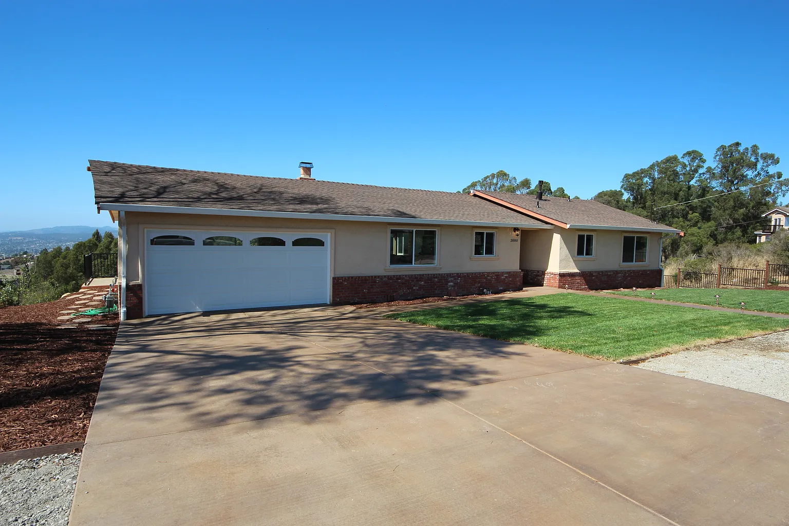 3880 Arbutus Ct photo 1