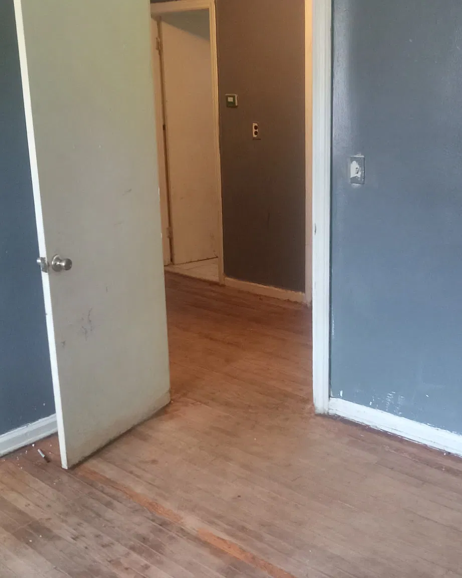 3 bed, 1000 sqft, $1,300 — Photo 4