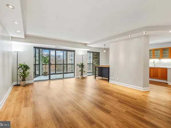 5904 Mount Eagle Dr APT 601, Alexandria, VA 22303