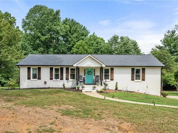 2307 Palo Verde Dr, Winston Salem, NC 27106