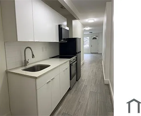 1215 Brook Ave #1 — Photo 1