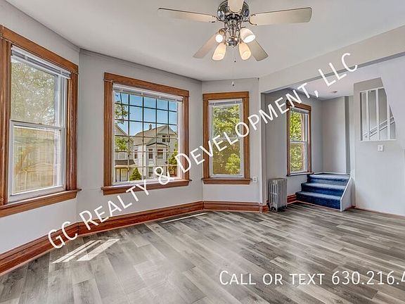 4th image of 2519 N Hamlin Ave Unit 2