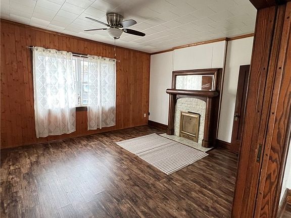 3rd image of 3801 Lincoln Ave