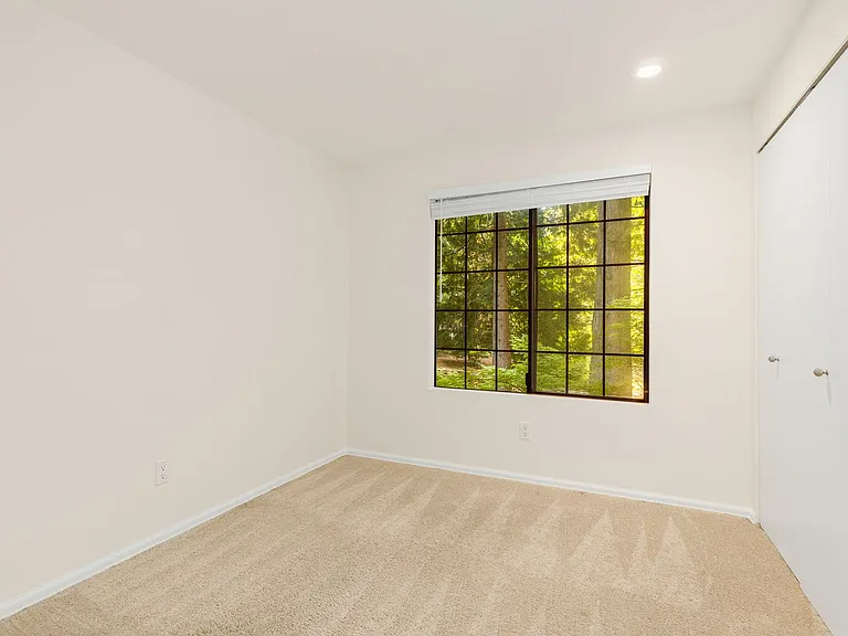 13702 NE 85th St — Photo 14