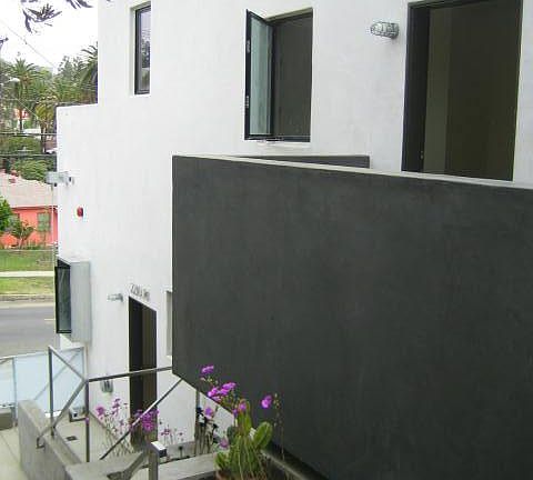 2nd image of 2210 1/2 Berkeley Ave