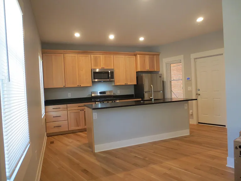 4403 Franklin Blvd — Photo 7