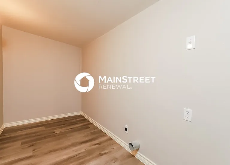 450 Millwood Ln — Photo 11