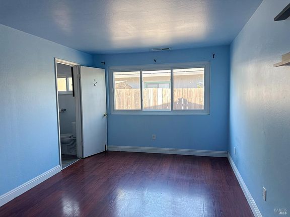3rd image of 576 Cottonwood Drive