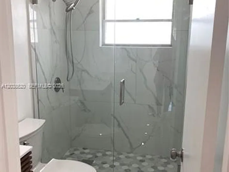 18765 SW 100th Ave — Photo 9