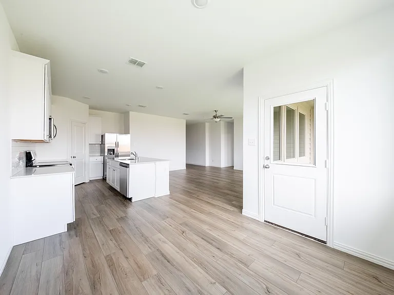 138 Jenkinson Dr — Photo 8