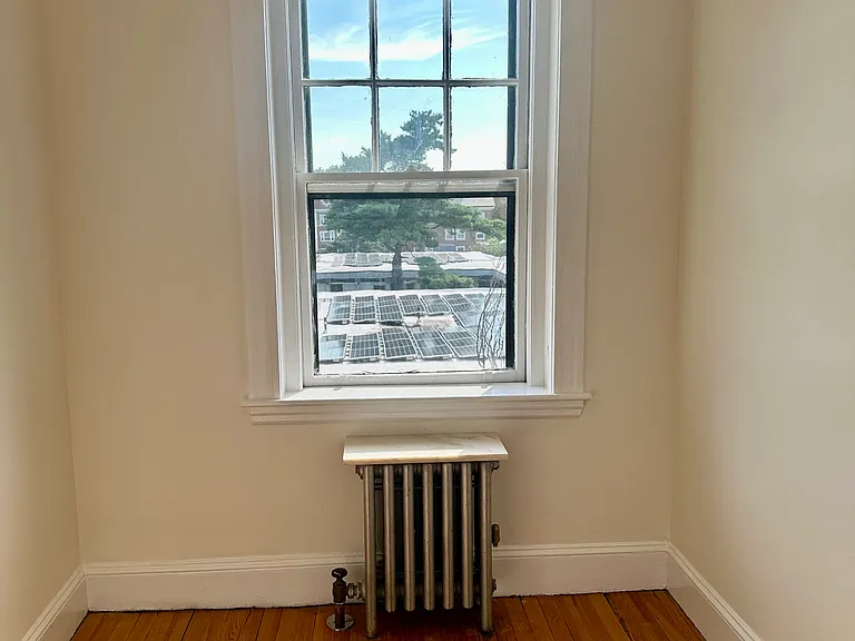 40 Linnaean St #12A — Photo 5
