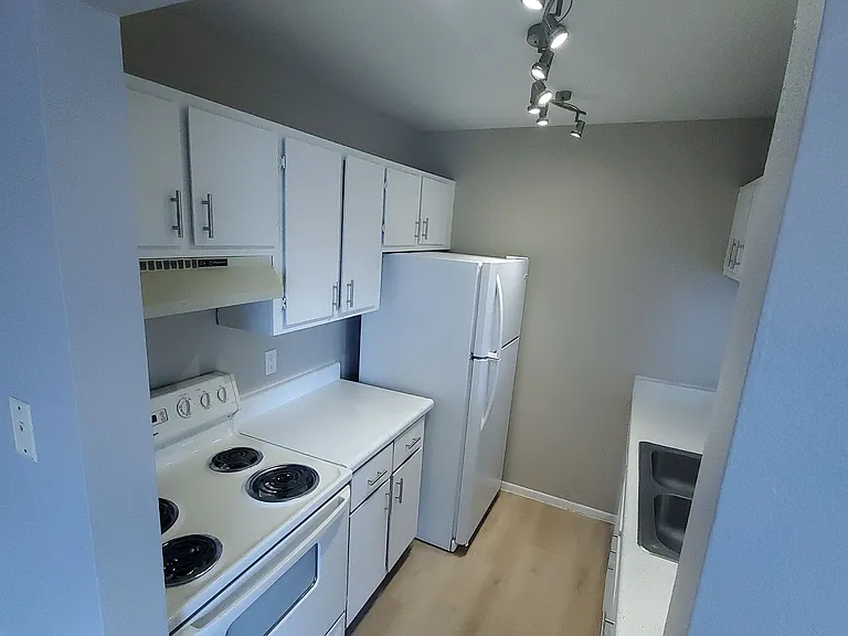 Sand Pebble Community *Renovated Units — Photo 72