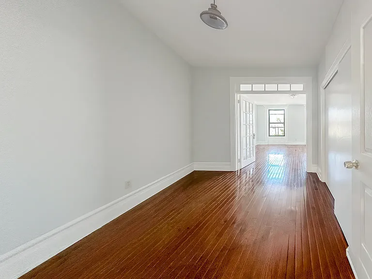 507 Henry St #4R — Photo 3