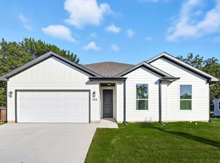 106 Clark St, Whitesboro, TX 76273