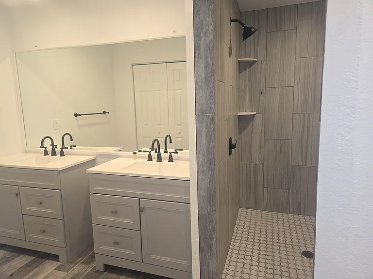 155 S Court St — Photo 16