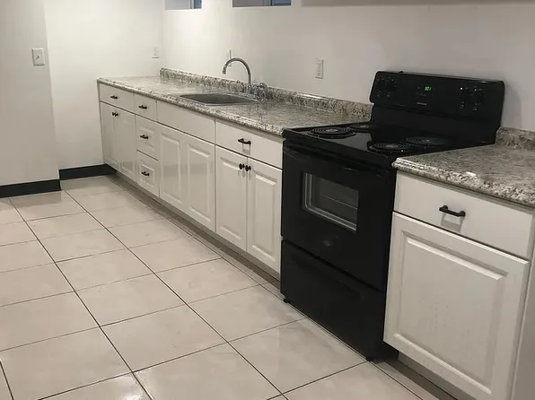 174 Grumman Ave, Newark, NJ 07112