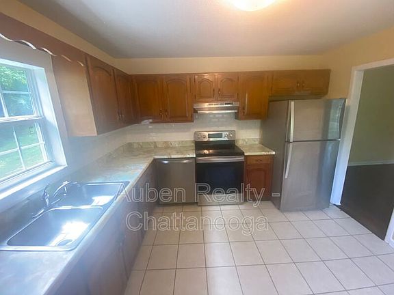 4th image of 106 Mountain View Dr