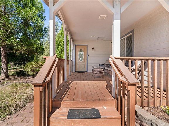 3rd image of 525 Templin Ave