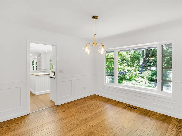 1064 Westridge Ave — Photo 8