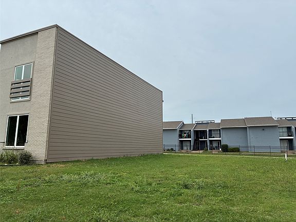 3rd image of 9491 Timberleaf Dr