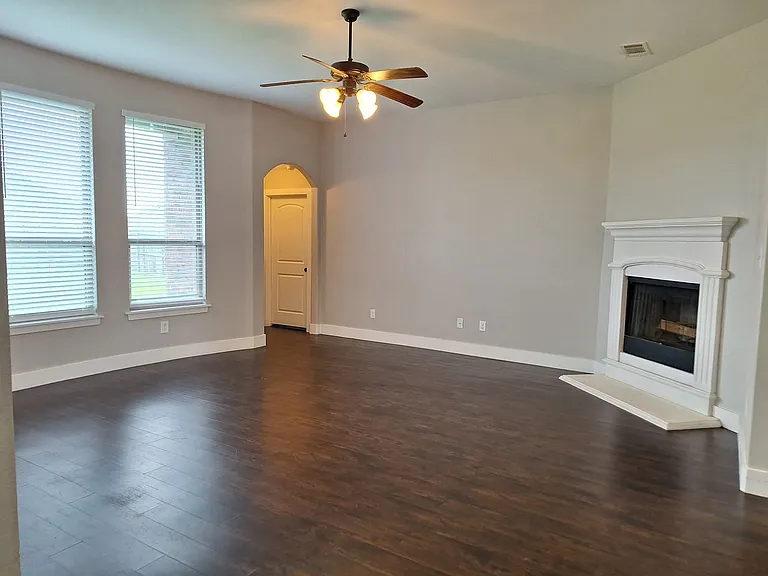 11607 Michele Dr — Photo 2