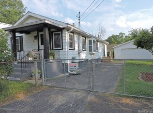 1324 Allen St, Burton, MI