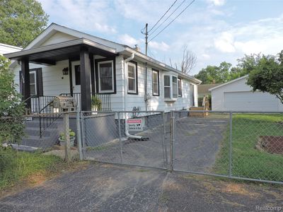 1324 Allen St, Burton, MI, 48529