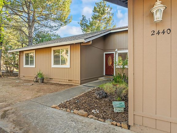 4th image of 2440 Sandpiper Way