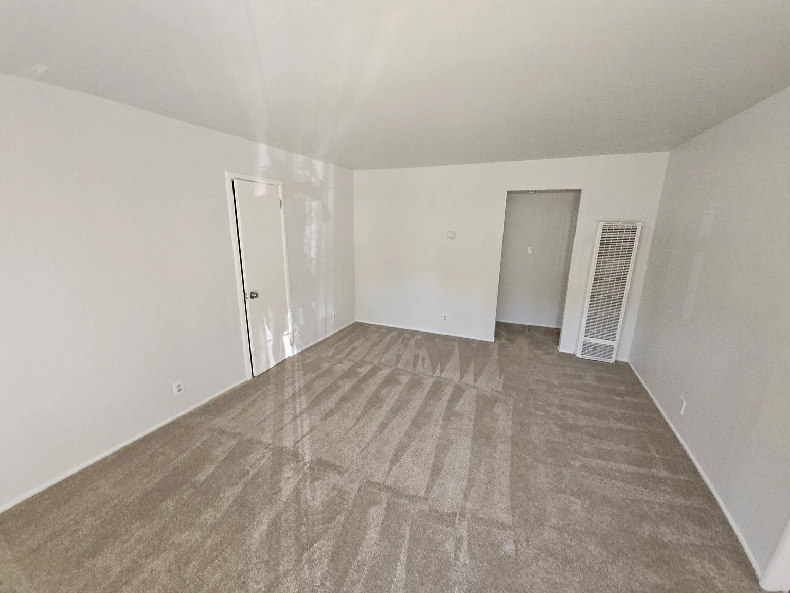 2 bed, 895 sqft, $1,995 — Photo 2