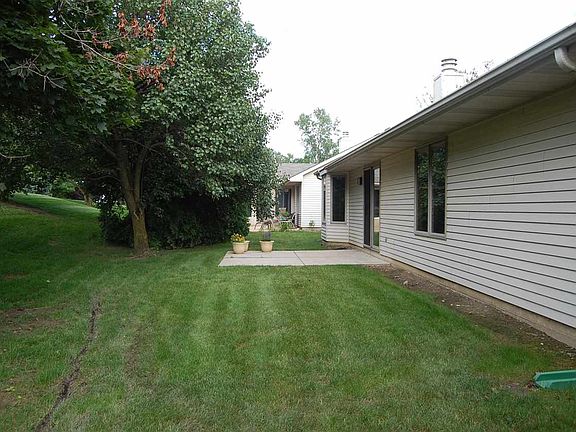 3rd image of 7811 Stillwood Ct