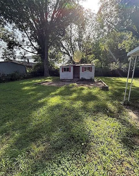 3540 Edgeware Rd W — Photo 14