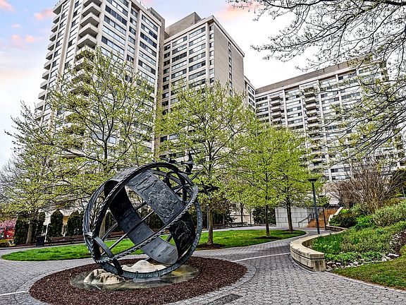 5th image of 4515 Willard Ave APT 1216