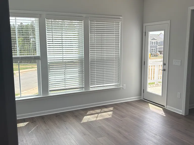 152 Highpointe Dr — Photo 14