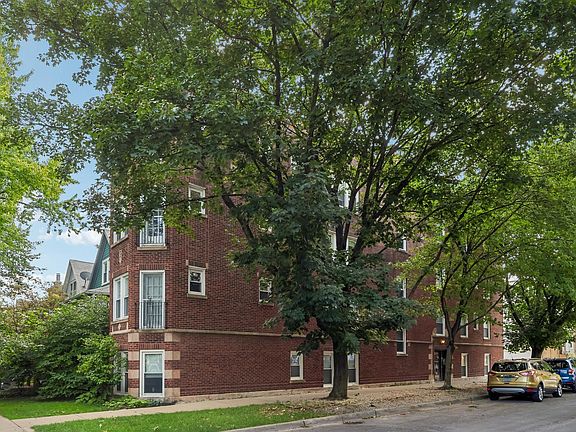 2nd image of 2305 W Winona St #3W