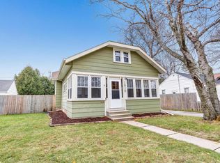 1515 S Memorial Dr, Appleton, WI 54915